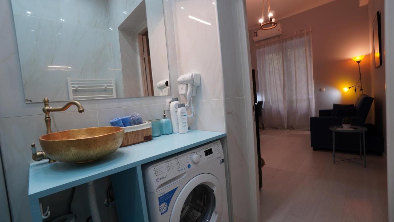 City Life Metro Ambelokipi Athena Bagian luar foto